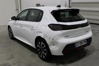 Peugeot 208  picture 4