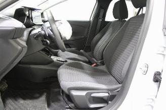 Peugeot 208  picture 10