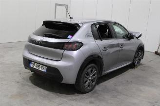 Peugeot 208  picture 3