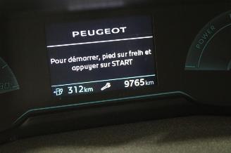 Peugeot 208  picture 12