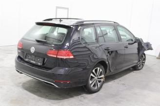 Volkswagen Golf  picture 3