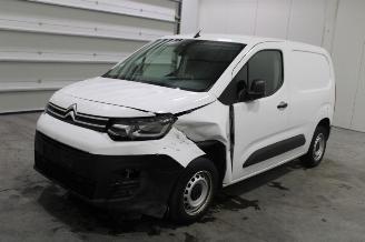 krockskadad bil auto Citroën Berlingo  2022/6