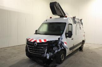 krockskadad bil auto Renault Master  2022/3