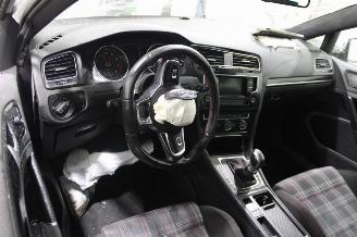 Volkswagen Golf  picture 7