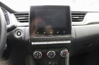 Renault Captur  picture 13