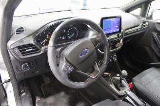 Ford Fiesta  picture 8