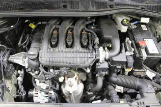 Peugeot 208  picture 15