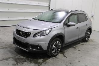 krockskadad bil auto Peugeot 2008  2018/4