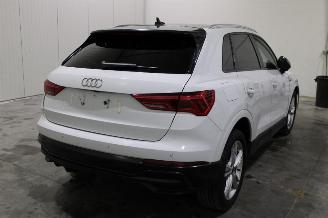 Audi Q3  picture 3