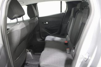 Peugeot 208  picture 11