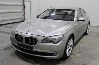 Vaurioauto  passenger cars BMW 7-serie 730 2009/2