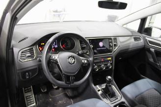 Volkswagen Golf  picture 9
