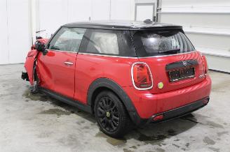 Mini Cooper SE picture 4