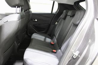 Peugeot 208  picture 12