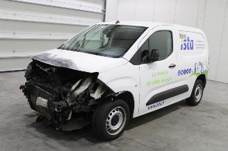 Damaged car Peugeot Partner  2022/3
