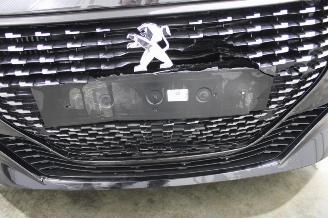 Peugeot 208  picture 18