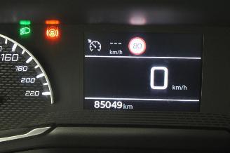 Peugeot 208  picture 13