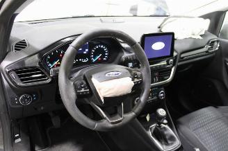 Ford Fiesta  picture 9