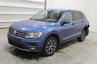 Vaurioauto  passenger cars Volkswagen Tiguan  2019/11