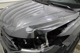 Volkswagen T-Roc  picture 5