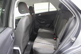 Volkswagen T-Roc  picture 12