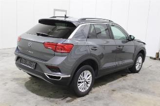 Volkswagen T-Roc  picture 3