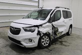 Salvage car Opel Combo  2023/2