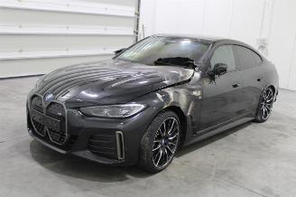 krockskadad bil auto BMW i4  2023/4