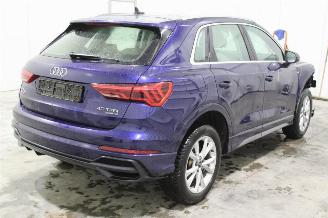 Audi Q3  picture 3