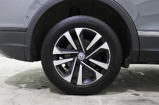 Volkswagen Tiguan  picture 24