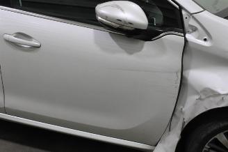 Peugeot 208  picture 24