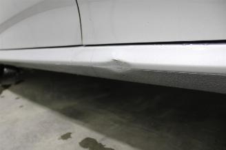 Peugeot 208  picture 18