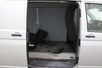 Volkswagen Transporter T6 picture 17