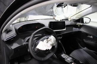 Peugeot 208  picture 10