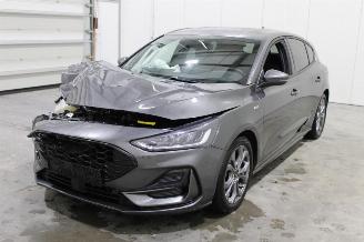 krockskadad bil auto Ford Focus  2024/10