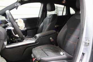 Mercedes GLA 200 picture 11