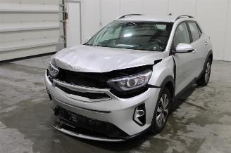 Voiture accidenté Kia Stonic  2023/9