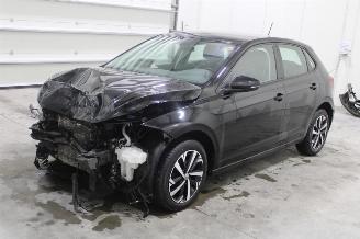 Vaurioauto  passenger cars Volkswagen Polo  2019/6