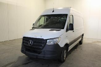 krockskadad bil auto Mercedes eSprinter  2023/9