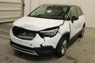 Vaurioauto  passenger cars Opel Crossland X 2021/6