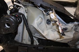 Peugeot 208  picture 19