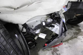 Peugeot 208  picture 8