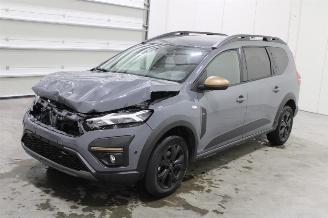 Vaurioauto  passenger cars Dacia Jogger  2025/6