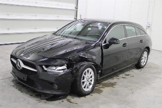 krockskadad bil auto Mercedes Cla-klasse CLA 180 2023/3