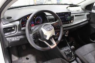 Kia Rio  picture 10