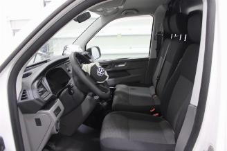 Volkswagen Transporter T6 picture 11