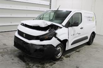 damaged passenger cars Peugeot Partner  2022/10