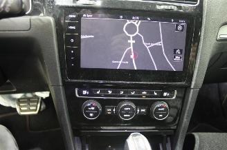 Volkswagen Golf  picture 14