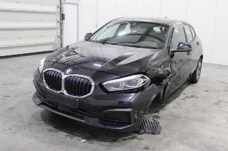 damaged passenger cars BMW 1-serie 116 2024/6