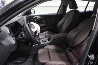 BMW 1-serie 118 picture 10